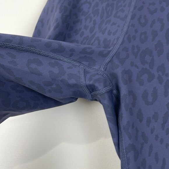 Peloton Leggings Women's XS Blue Cheetah Print 7/8 Length Athletic - Picture 3 of 9
